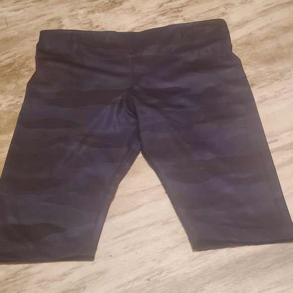 Blue & black camo athletic shorts - Picture 1 of 7